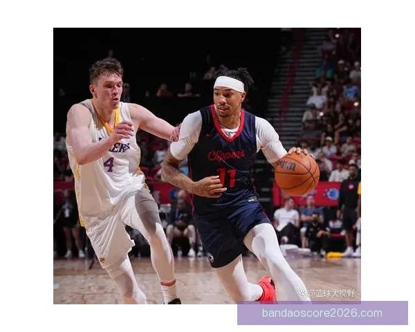 南湾湖人大胜毒蛇进西决 克内克特24分13篮板领衔胜利